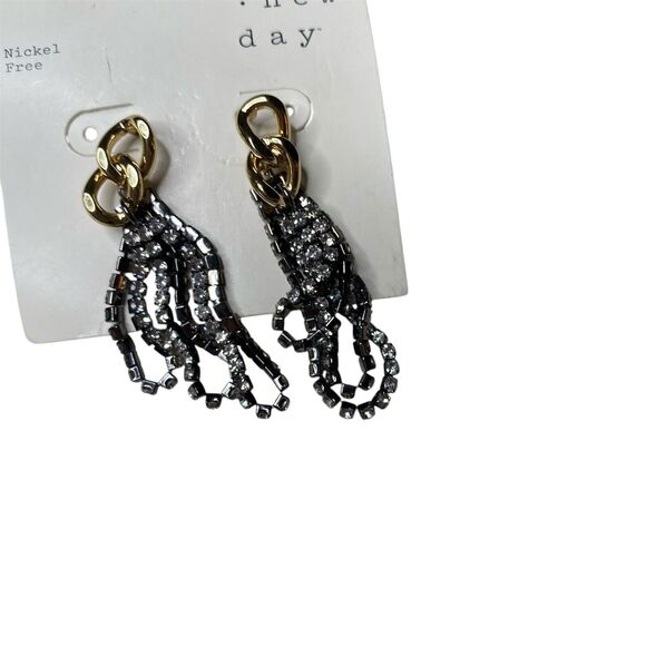 A New  Day Nickel Free Rhinestone Dangle Earrings Brand New - Picture 3 of 4